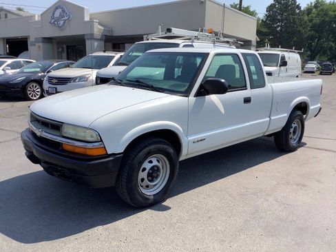 Used 2002 Chevrolet S10 Pickup 4x4 Extended Cab w/ Comfort Convenience Pkg image 17