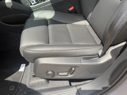 New 2026 Volvo XC40 B5 Ultra w/ Protection Package Premier image 18