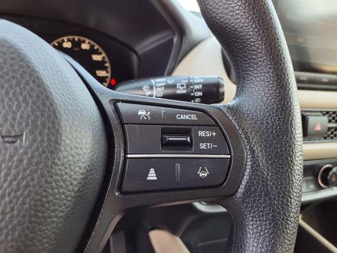 Used 2023 Honda HR-V LX image 15