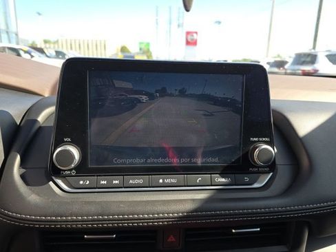 Used 2023 Nissan Rogue S image 19