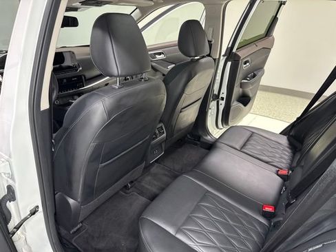 Used 2023 Nissan Rogue Platinum AWD/4WD image 25