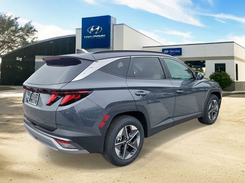 Used 2026 Hyundai Tucson SEL FWD image 4