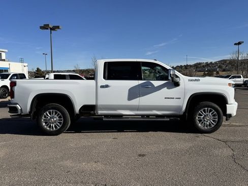 Used 2022 Chevrolet Silverado 3500 High Country w/ Technology Package image 6