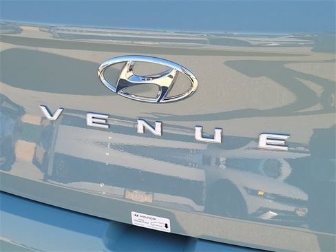 New 2026 Hyundai Venue SE image 20