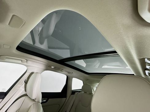 New 2026 Volvo XC60 B5 Ultra w/ Protection Package Premier image 23