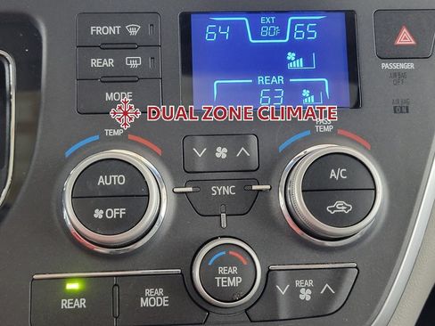 Used 2017 Toyota Sienna XLE Premium AWD/4WD image 25