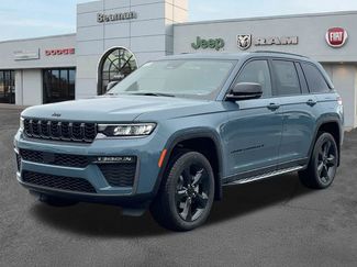 New 2026 Jeep Grand Cherokee Limited w/ Limited Altitude Package AWD/4WD video 3