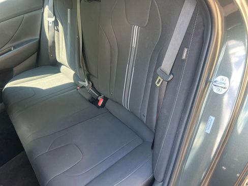 Used 2025 Hyundai Elantra SEL image 33