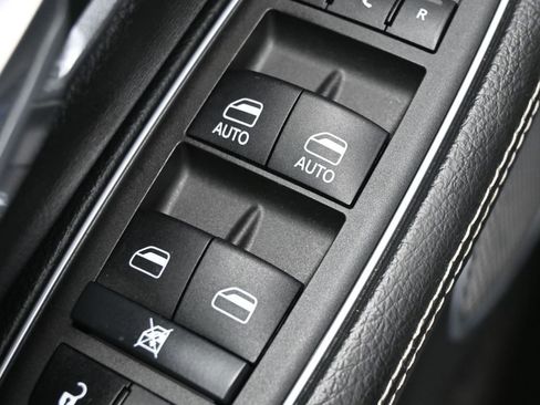 Used 2023 RAM 1500 Laramie AWD/4WD image 15