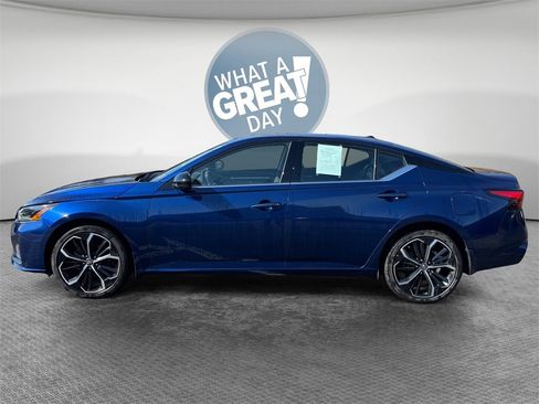 Used 2024 Nissan Altima 2.5 SR w/ SR Premium Package image 7