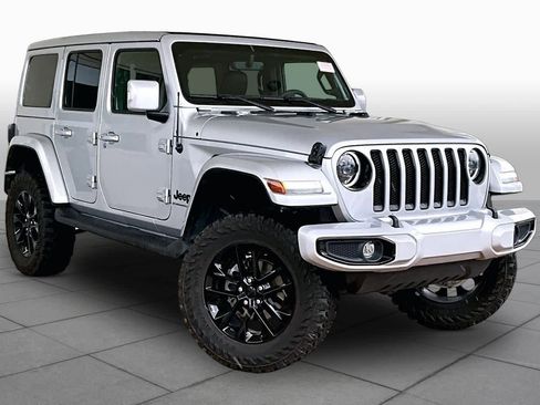 Used 2023 Jeep Wrangler Unlimited Sahara image 3