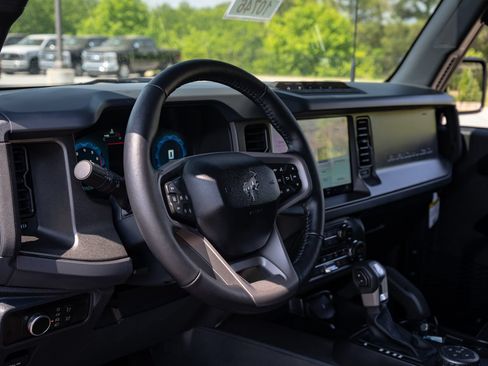 New 2026 Ford Bronco Badlands w/ Sasquatch Package AWD/4WD image 25