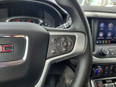 Used 2023 GMC Acadia SLE w/ Driver Convenience Package FWD image 20