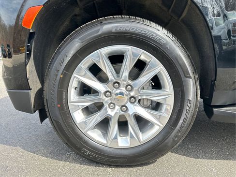 Used 2024 Chevrolet Suburban Premier AWD/4WD image 25