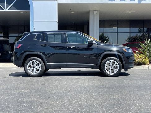 Used 2025 Jeep Compass Sport AWD/4WD image 3