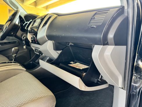 Used 2013 Toyota Tacoma PreRunner w/ SR5 Pkg RWD image 26