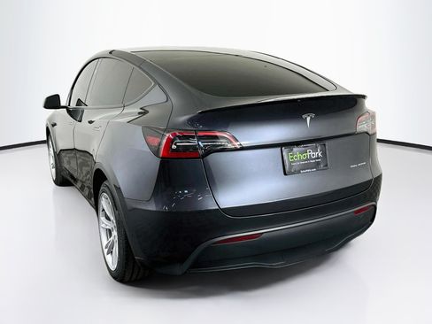 Used 2024 Tesla Model Y Long Range AWD/4WD image 5