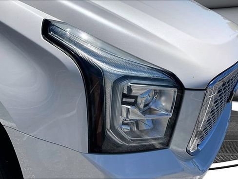 Used 2015 GMC Yukon Denali w/ Open Road Package AWD/4WD image 32