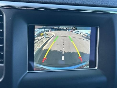 Used 2021 Jeep Grand Cherokee Laredo image 22