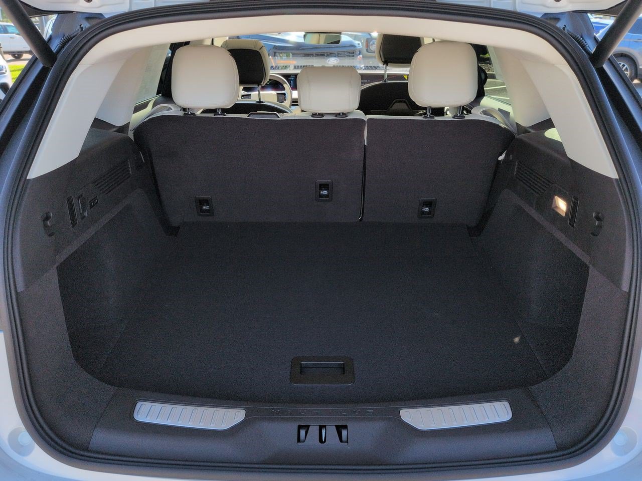 New 2026 Lincoln Nautilus Black Label AWD/4WD image 13
