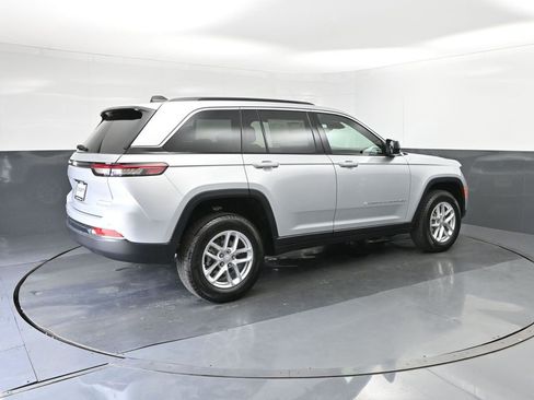 New 2025 Jeep Grand Cherokee Laredo image 15