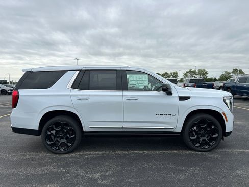 New 2026 GMC Yukon Denali w/ Denali Reserve Package AWD/4WD image 10