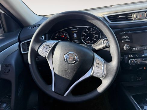 Used 2016 Nissan Rogue SV image 12