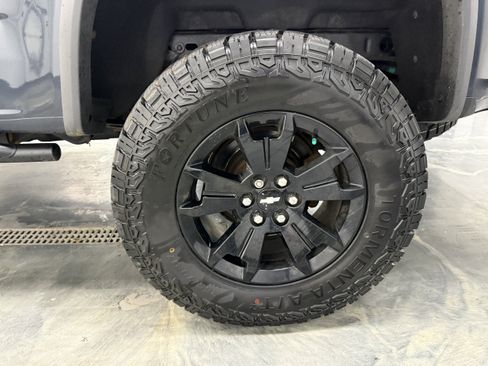 Used 2019 Chevrolet Colorado ZR2 w/ ZR2 Dusk Special Edition AWD/4WD image 27