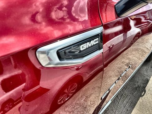 Used 2022 GMC Yukon Denali w/ Denali Premium Package RWD image 3
