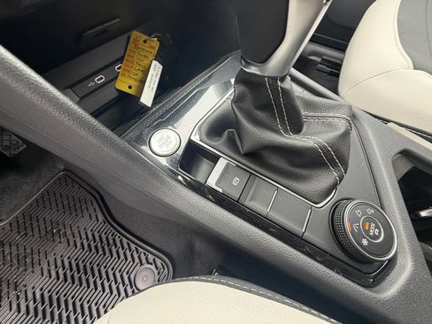New 2026 Volkswagen Taos SE AWD/4WD image 20