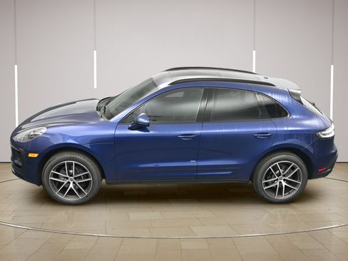 Certified 2026 Porsche Macan AWD/4WD image 33