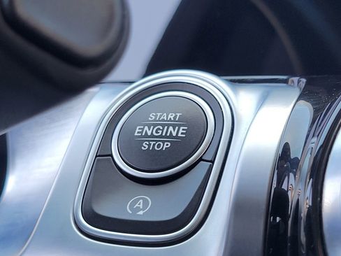 Used 2021 Mercedes-Benz GLB 250 image 30