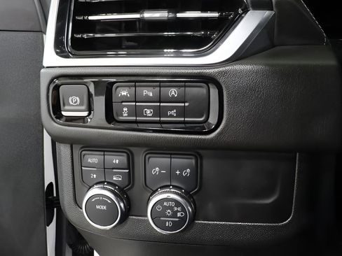Used 2025 GMC Yukon XL Denali w/ Sun & Power Step Package AWD/4WD image 20