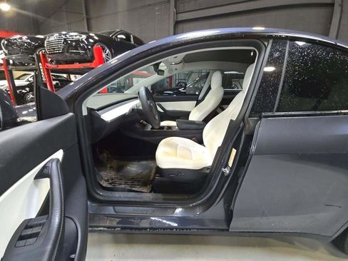 Used 2021 Tesla Model Y Long Range AWD/4WD image 5