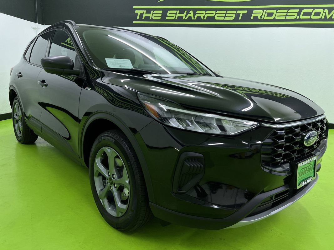 Used 2025 Ford Escape ST-Line AWD/4WD image 2