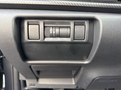 Used 2025 Subaru Crosstrek 2.5i Premium w/ Convenience Package #2 image 24