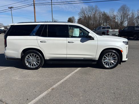 Used 2022 Cadillac Escalade Premium Luxury w/ Performance Package image 3