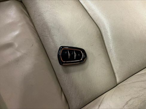 Used 2017 Cadillac XT5 Luxury w/ Driver Awareness Package FWD image 30
