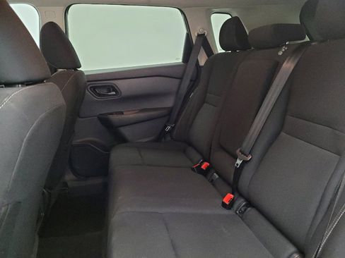 Used 2024 Nissan Rogue S FWD image 18