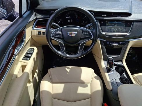 Used 2018 Cadillac XT5 Luxury w/ Driver Awareness Package AWD/4WD image 12
