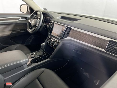 Used 2023 Volkswagen Atlas SE image 29