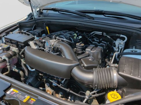 Used 2025 Dodge Durango GT AWD/4WD image 8