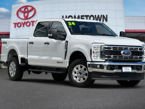 Used 2024 Ford F250 XLT image 2