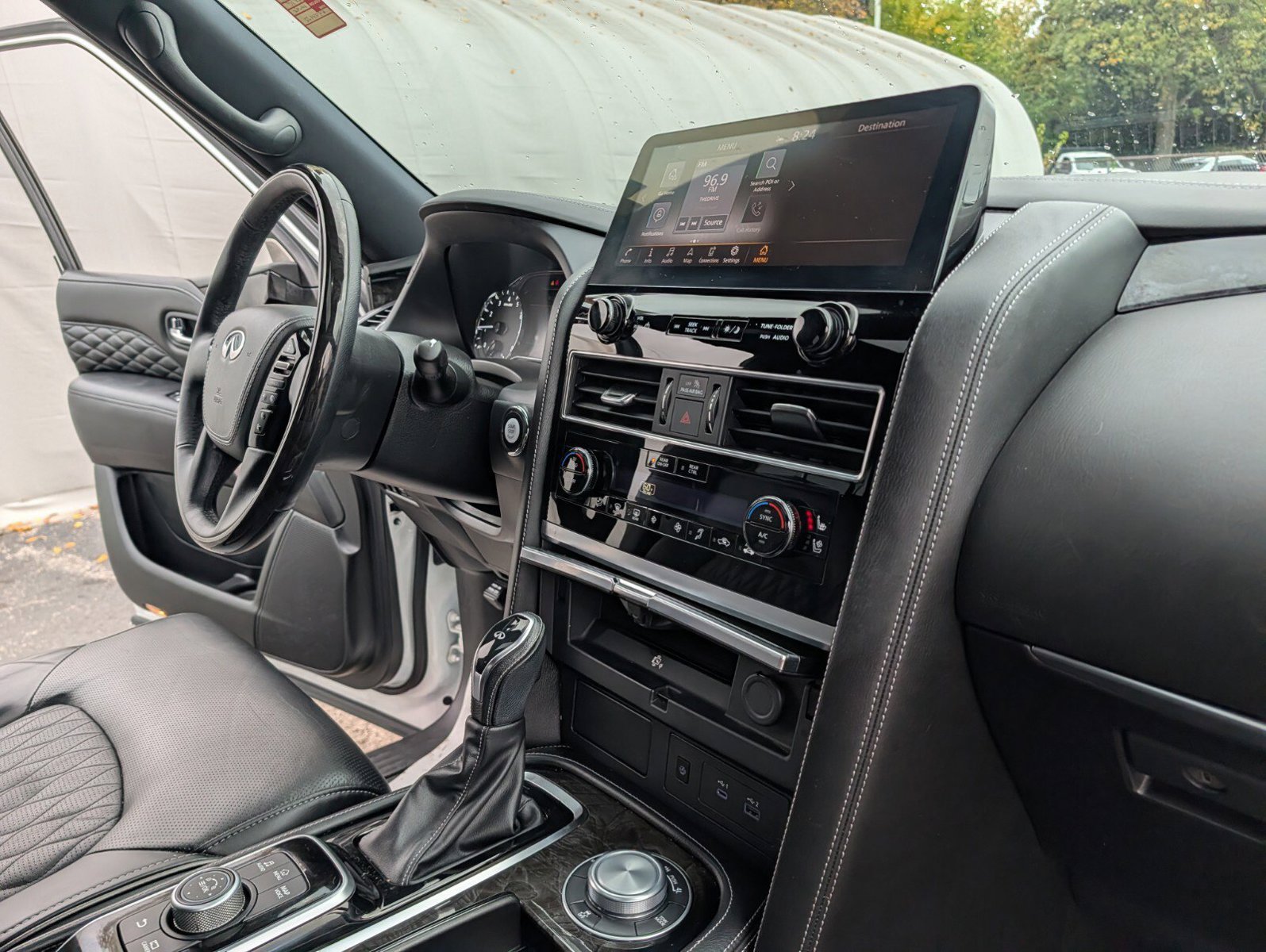 Used 2024 INFINITI QX80 Sensory AWD/4WD image 32