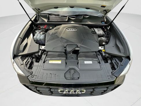 Used 2020 Audi Q8 Premium AWD/4WD image 25