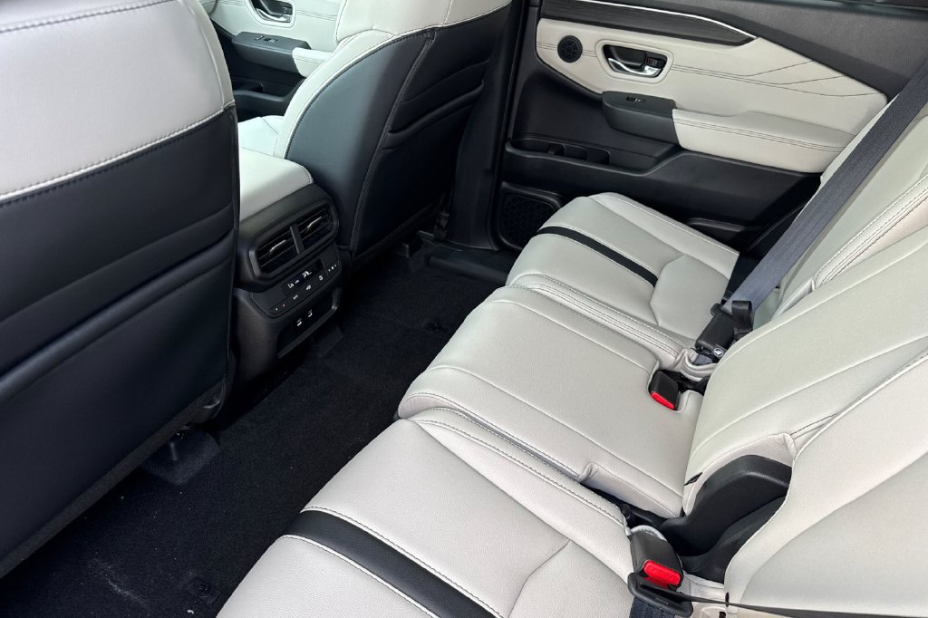 New 2026 Honda Pilot Touring image 5
