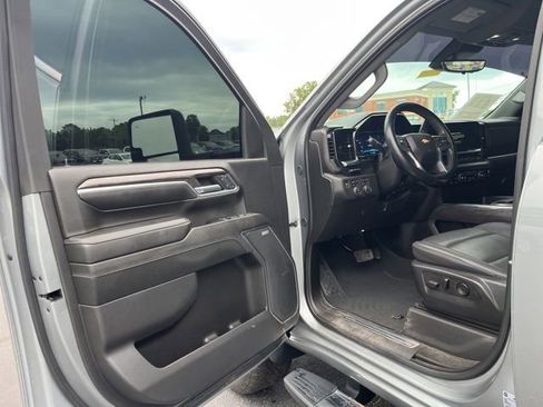 Used 2024 Chevrolet Silverado 2500 LTZ w/ LTZ Plus Package AWD/4WD image 4