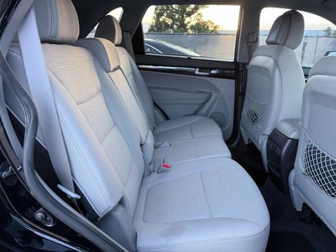 Used 2015 Kia Sorento LX image 20