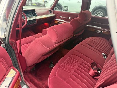 Used 1991 Ford LTD Crown Victoria RWD image 10