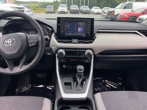 Used 2020 Toyota RAV4 XLE FWD image 15